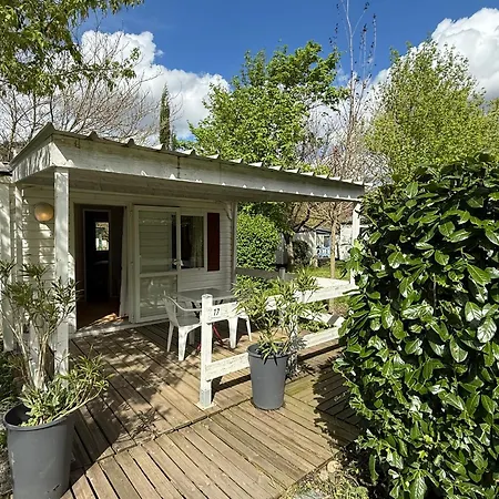 Le Clocher De Neyran Parque de Campismo *