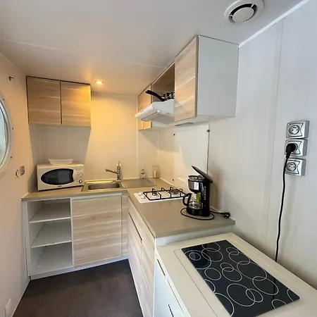 Le Clocher De Neyran Parque de Campismo Saint-Gervais-sur-Mare