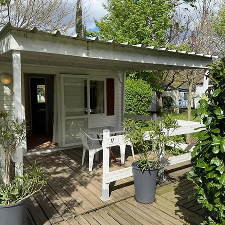Kemping Le Clocher De Neyran Saint-Gervais-sur-Mare